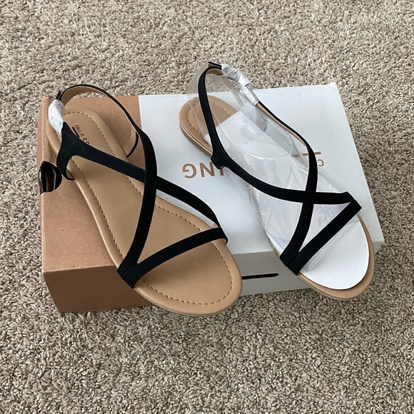 NWT Women’s black Call It Spring Sandals size 7 - Picture 1 of 11